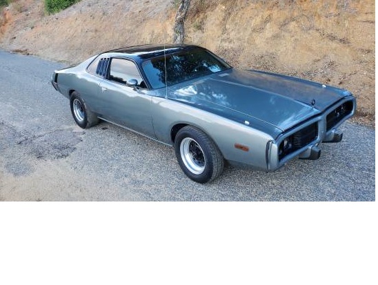 1974 Dodge Charger sunroof

Matching numbers u code car, only a handful 440 sunroof cars produced.
Rear defrost AC options
Ac unit is in the trunk.
No rust at all clean title
This is believed to be a One-off car
Runs and drives great


Car located in USA, transport and duties not included, we can assist you with worldwide shipping, call us for a quote, more pictures available, Escrow and inspections welcome. 